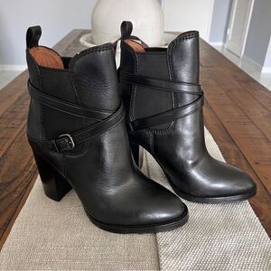 COACH  Jackson Leather Ankle Boots
Size 10